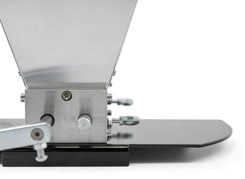 Hullwrecker® 2-Roller Grain Mill (7 lb Hopper)    - Toronto Brewing